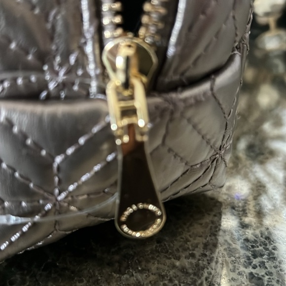Vince Camino Gold makeup bag - Picture 2 of 7